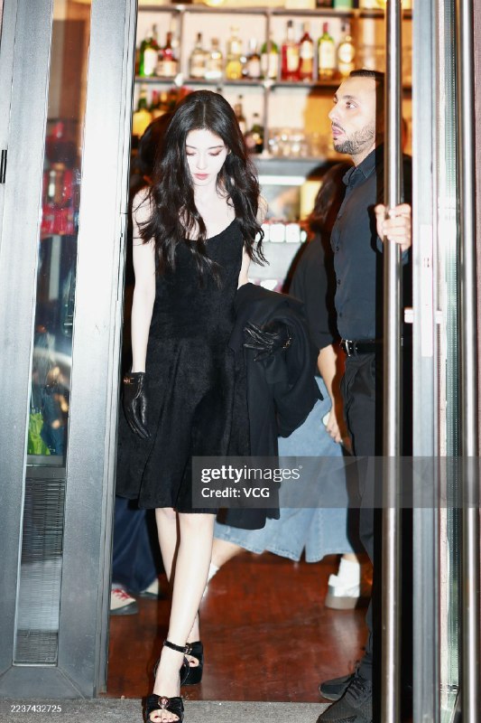 Ju Jingyi | Versace Milan Fashion Week‼ ️ It’s actually a Gettyimages picture! It’s so beautiful!Ju Jingyi | Versace Milan Fashion Week‼ ️ It’s actually a Gettyimages picture! It’s so beautiful!